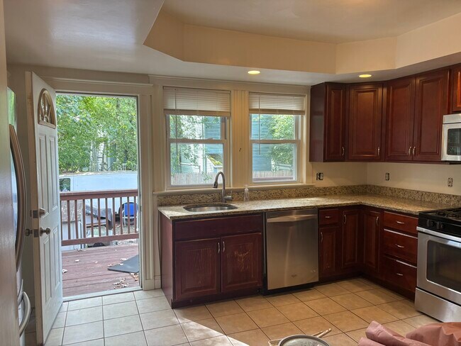 167 Sharon St in Medford, MA - Building Photo - Building Photo