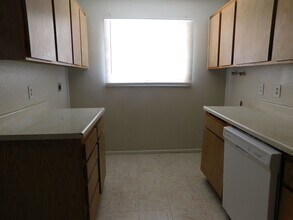 408 Sahara Dr in Ridgecrest, CA - Building Photo - Building Photo