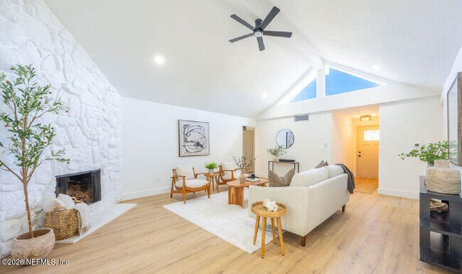 8618 Boxberry Ln in Jacksonville, FL - Building Photo - Building Photo