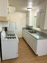 3337 E Clinton Ave in Fresno, CA - Building Photo - Building Photo