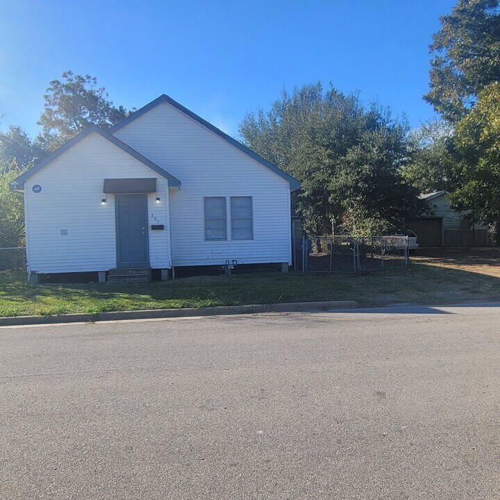 507 8th St N in Texas City, TX - Foto de edificio