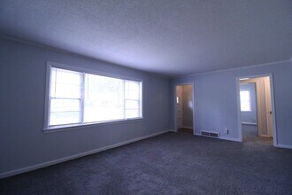 2315 W 77th St in Prairie Village, KS - Building Photo - Building Photo
