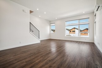 8612 39th Ave S in Seattle, WA - Foto de edificio - Building Photo