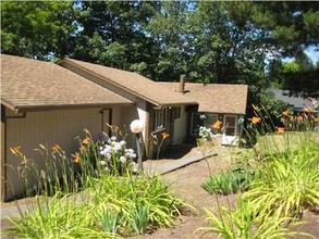 Shadow Lane Duplexes in Portland, OR - Building Photo - Building Photo