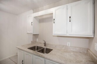 2020 Rosalee St in La Marque, TX - Building Photo - Building Photo