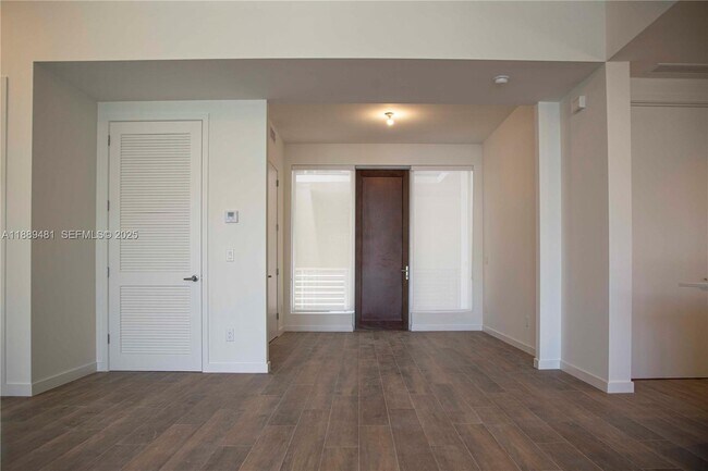 529 SW 11th St in Miami, FL - Building Photo - Building Photo