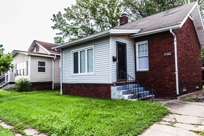 property at 1570 E Morgan Ave