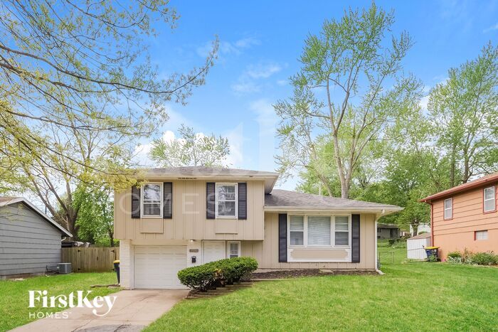 8009 E 92nd St in Kansas City, MO - Building Photo