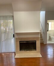 5473 Spanish Oak Ln in Oak Park, CA - Building Photo - Building Photo