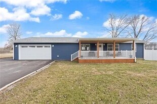 102 Melanie Ln in Charlestown, IN - Building Photo