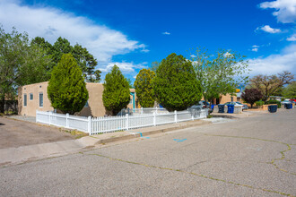 4011 Thaxton Ave SE in Albuquerque, NM - Building Photo - Building Photo