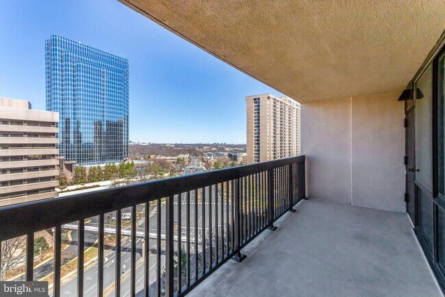property at 3709 S George Mason Dr