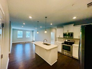 2000 Shadow Green Dr in Franklin, TN - Building Photo - Building Photo
