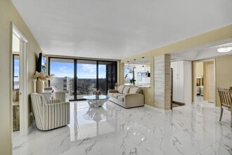 3590 S Ocean Blvd in South Palm Beach, FL - Building Photo - Building Photo