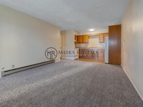 Burgess in Huntington, WV - Foto de edificio - Interior Photo