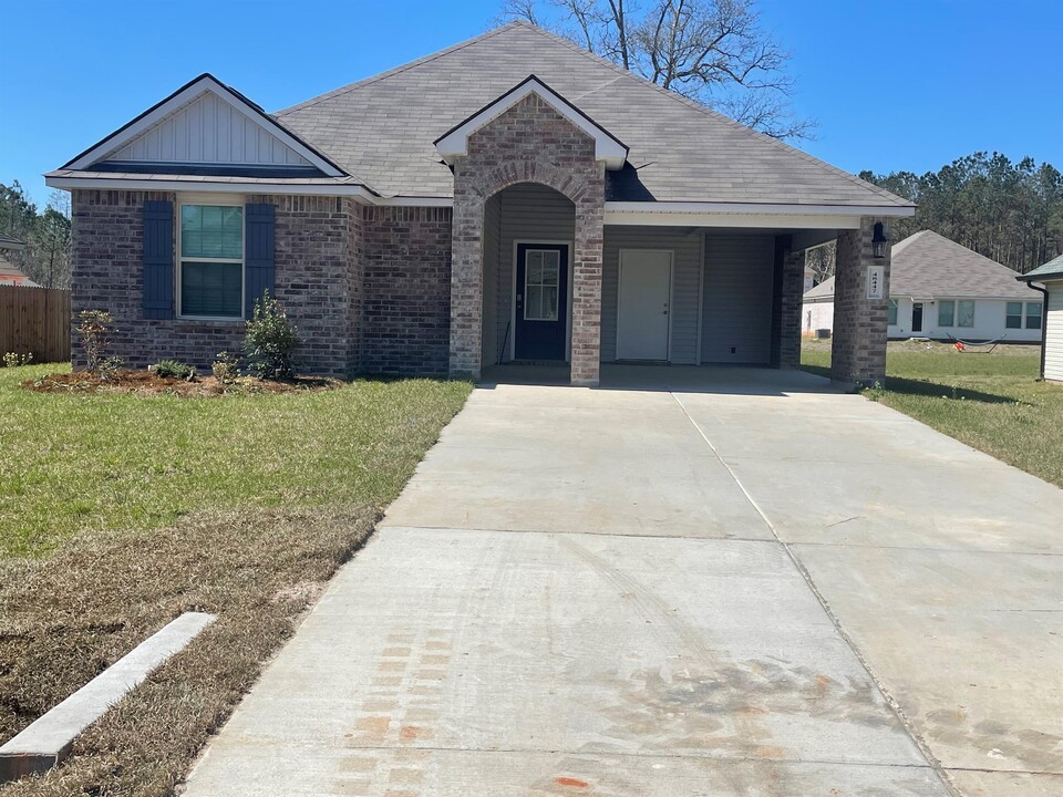 48447 Fox Hollow Blvd in Hammond, LA - Building Photo