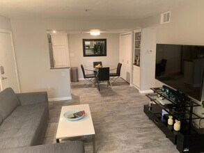 122 Mangano Cir, Unit 122 in Encinitas, CA - Building Photo - Building Photo