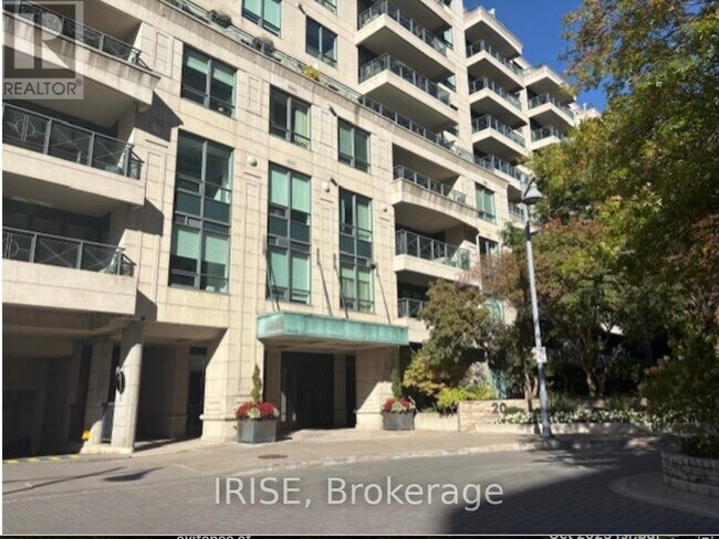 20 Scrivener Square in Toronto, ON - Building Photo - Building Photo