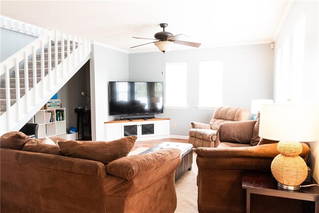 property at 5013 Riverside Dr