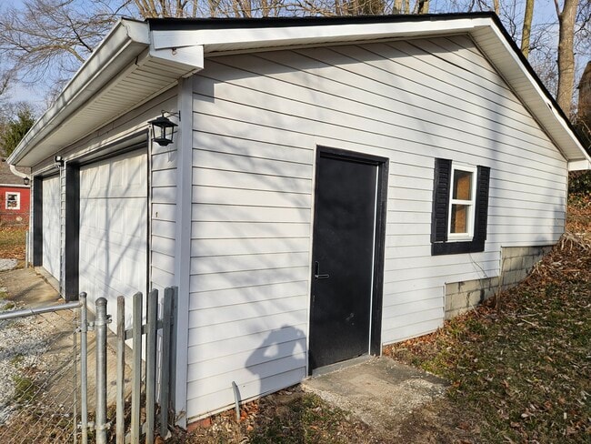 310 Green St in Plainfield, IN - Foto de edificio - Building Photo