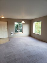 3607 Michelle Ln, Unit 3607 B in Anacortes, WA - Building Photo
