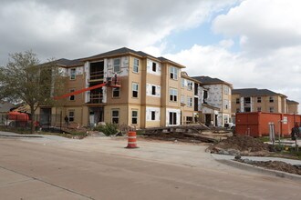 Southfork Lake in Manvel, TX - Building Photo - Building Photo