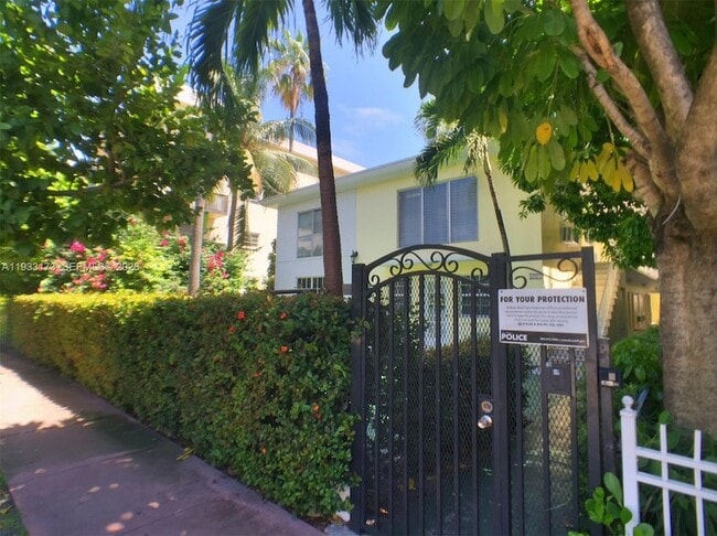 825 Euclid Ave, Unit 2 in Miami Beach, FL - Building Photo - Building Photo