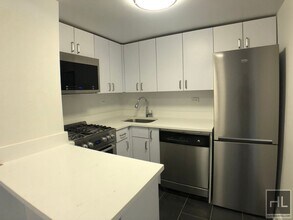 E 16 ST in New York, NY - Building Photo - Building Photo