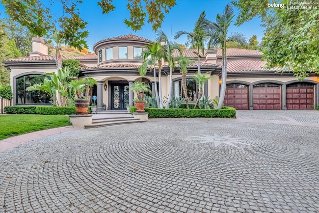 property at 25644 Queenscliff Ct