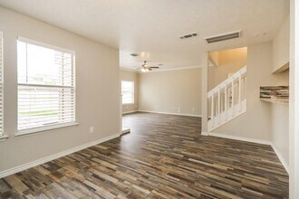 15802 St Lawrence Cir in Friendswood, TX - Building Photo - Building Photo