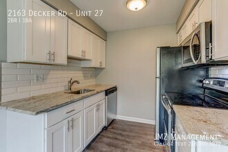 2163 Decker Rd, Unit Unit 27 in Walled Lake, MI - Foto de edificio - Building Photo