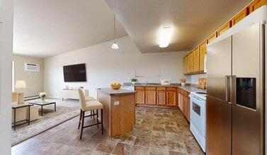 Raven Ridge Apartments in Dickinson, ND - Foto de edificio - Building Photo
