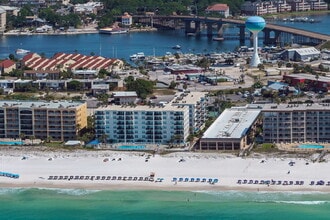 1114 Santa Rosa Blvd in Fort Walton Beach, FL - Building Photo - Building Photo