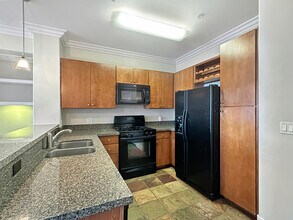 24585 Town Center Dr in Santa Clarita, CA - Building Photo - Building Photo