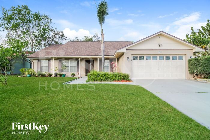 372 Fairgreen Pl in Casselberry, FL - Foto de edificio