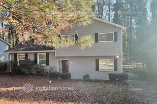 2132 Rosewood Rd in Decatur, GA - Building Photo