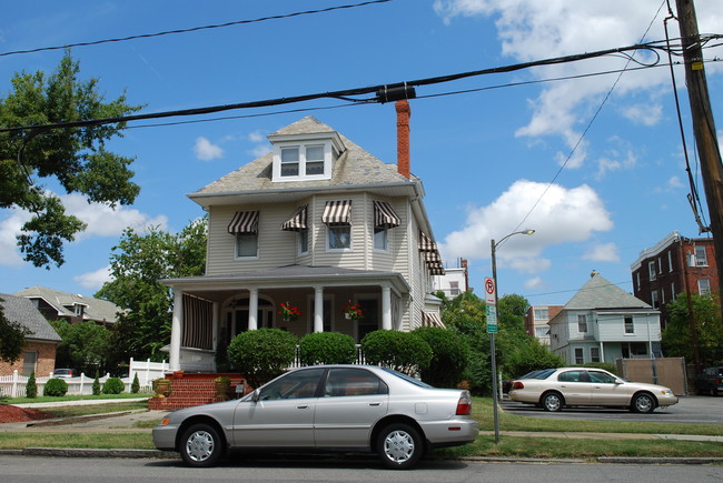 920 Redgate Ave in Norfolk, VA - Foto de edificio - Building Photo