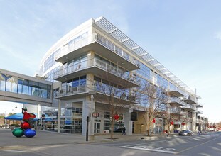 Met Terraces in Charlotte, NC - Building Photo - Building Photo