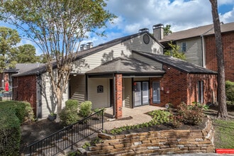The Worthington at the Beltway in Houston, TX - Foto de edificio - Building Photo