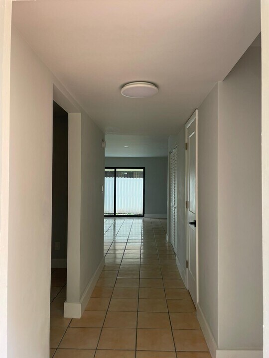 1721 SW 40th Ter in Fort Lauderdale, FL - Building Photo