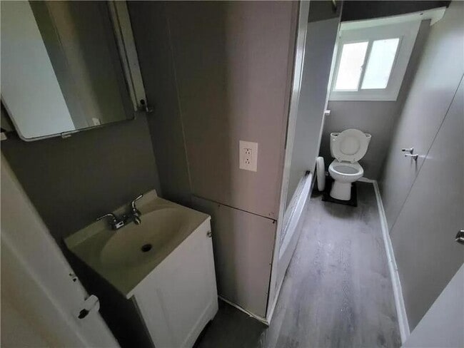 76 Woodward St in Rochester, NY - Building Photo - Building Photo