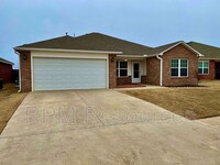 2908 Thompson Farm Ln in Yukon, OK - Building Photo - Building Photo