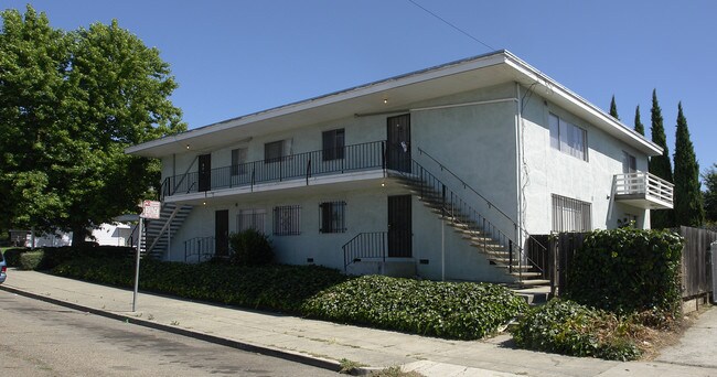 3350 Laurel Ave in Oakland, CA - Foto de edificio - Building Photo