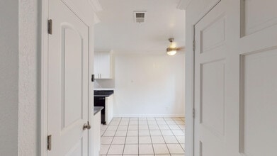 18185 Happy Ln in Sonoma, CA - Building Photo - Building Photo