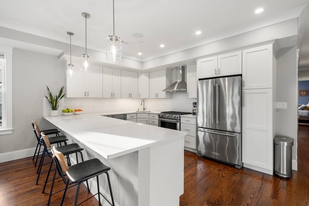 77 Dix St in Boston, MA - Building Photo