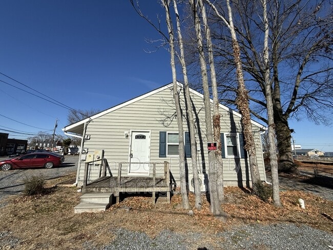 property at 201 N Irving Ave