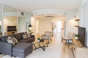 1065 98th St in Bay Harbor Islands, FL - Building Photo