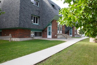 88 Southpark Drive in Winnipeg, MB - Building Photo - Building Photo