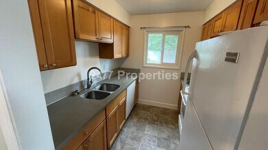 700 Riverdale Dr in Gladstone, OR - Building Photo - Building Photo