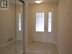 117 Gelderland Private in Ottawa, ON - Building Photo - Building Photo